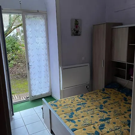 De Plain Pied , Jardin Et Grande Terrasse Ussat